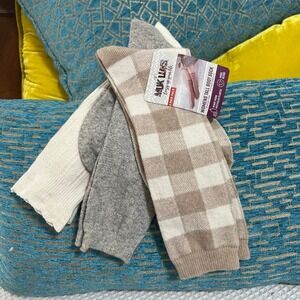 NWT Mum Luks Tall Boot Socks. 3 pairs